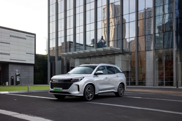 同爲熱門主流插混SUV！藍電E5和啓辰大V DDi，誰更懂國人的需求？